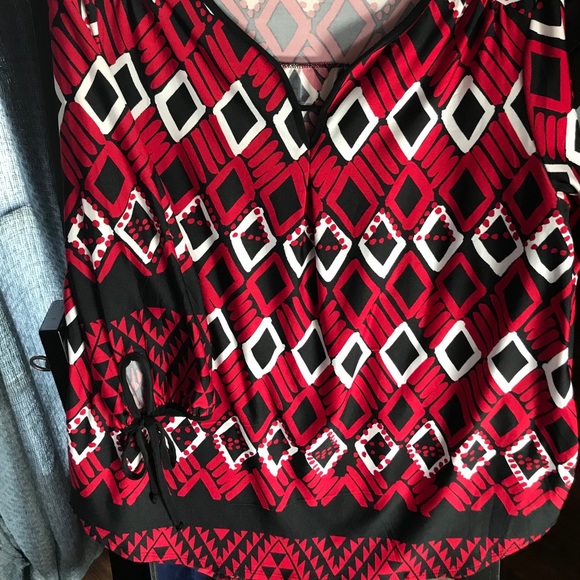 Top - Picture 1 of 2